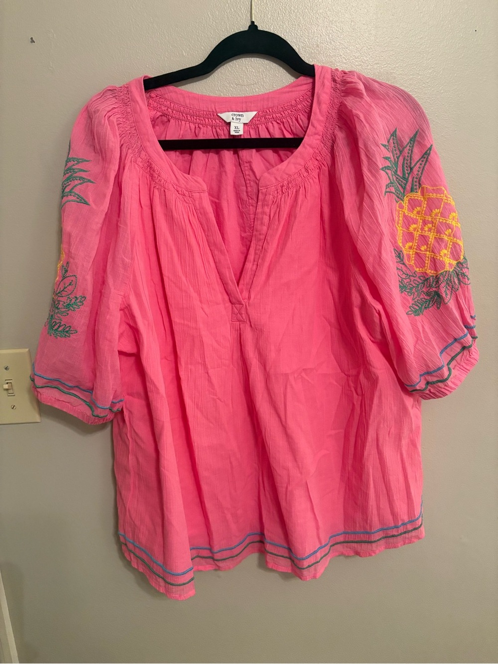 crown & ivy Pink Embroidered Pineapple Peasant Top